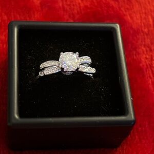 Moissanite Diamond bow ring size 7